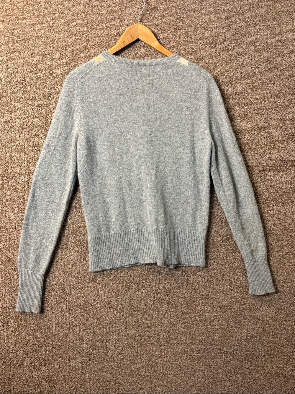 Cashmere Apt. 9 Gray Argyle Button-Front Cardigan with Beige Accents Y2K - Picture 13 of 13